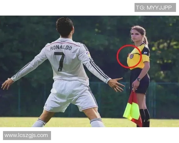 意大利足球明星搞笑瞬间合集让你捧腹大笑的精彩视频回顾